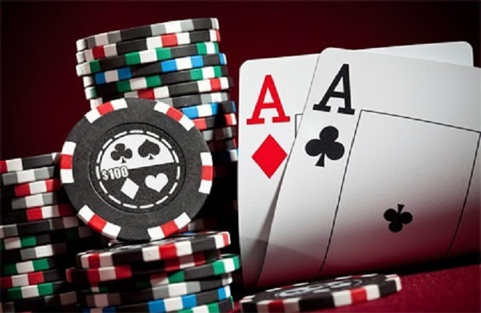 FREEROOL: Rei no River e Rotaract agitam torneio de Poker em prol da AACAJ