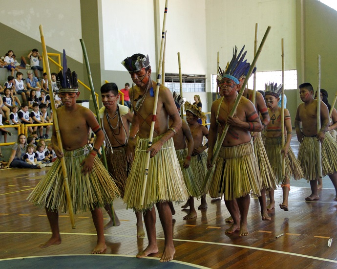 ARCO & FLECHA: índios Terenas e Kaingang, da Aldeia Icatu, visitaram alunos do colégio Anglo de Jales