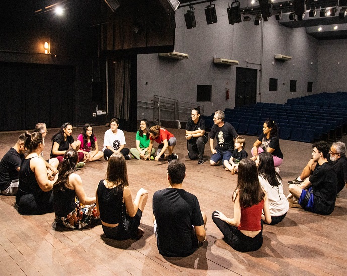 De Graça: Pela primeira vez, em 34 anos, a Escola Livre de Teatro, em parceria com a Prefeitura de Jales vai oferecer oficinas de teatro gratuitas