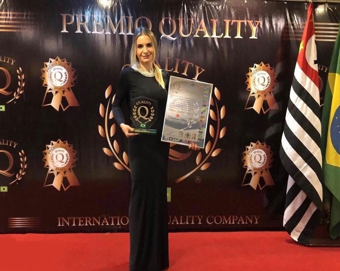 QUALIDADE: Centro de Estética Veridiana Ulian recebe prêmio Quality Brasil 2018 em São Paulo