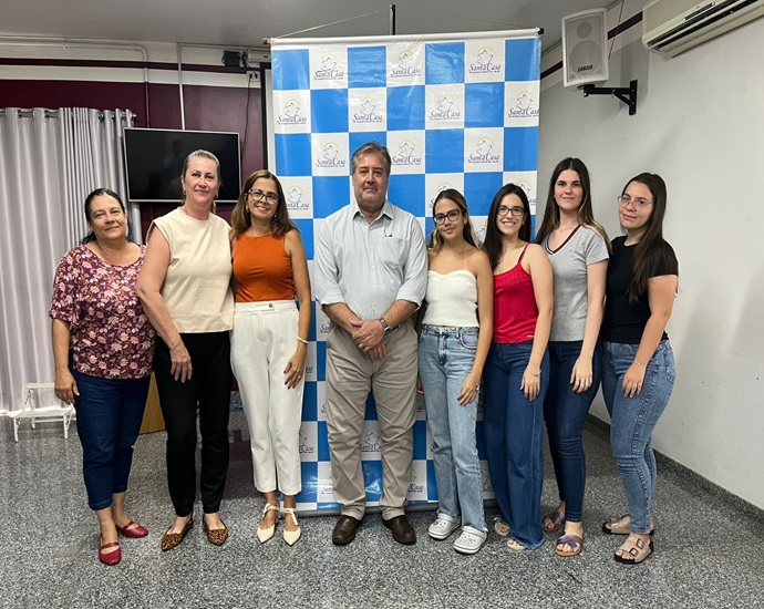 DOAÇÃO: Turma do 3º colegial da escola Objetivo realiza doação para Santa Casa de Jales