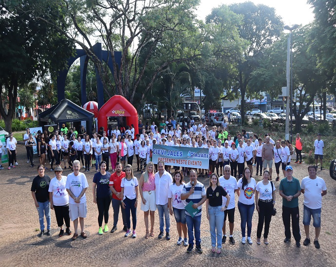 HOMENAGEM:  Prefeitura realiza 2ª Caminhada da Mulher em comemoração ao Dia Internacional da Mulher 