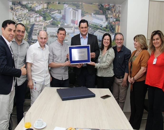 HOMENAGEM: deputado federal Geninho Zuliani recebe título de parceiro do bem do Hospital de Base