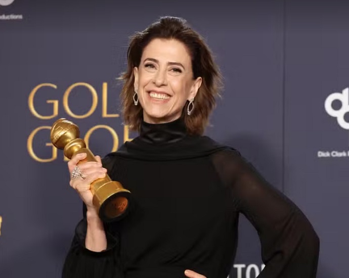 GLOBO DE OURO:  Fernanda Torres vence Globo de Ouro como melhor atriz e é ovacionada em cerimônia de premiação