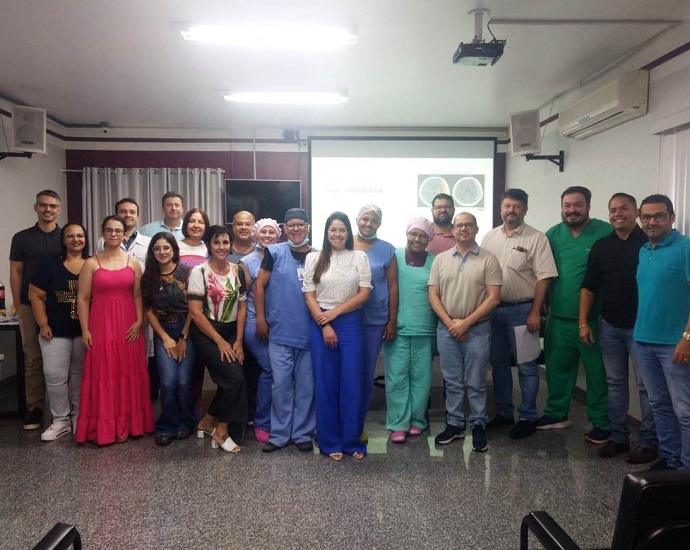 PALESTRA: Café da Manhã com Amigos abordou tema sobre AVC com a médica Dra. Mariana Rossini