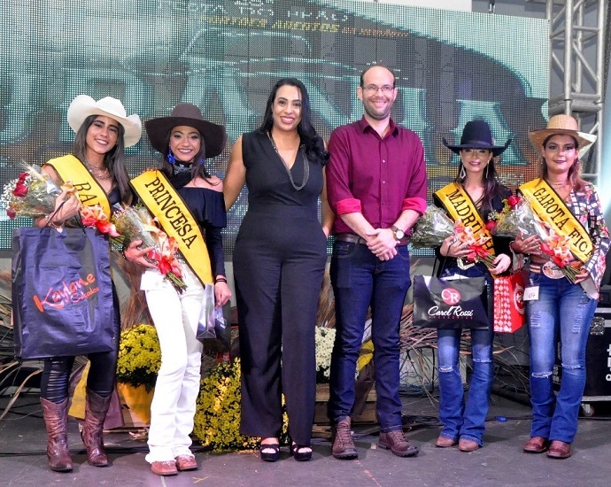 VEM FESTÃO: Urânia promove lançamento da 28ª Festa do Peão e escolha das rainhas do evento 