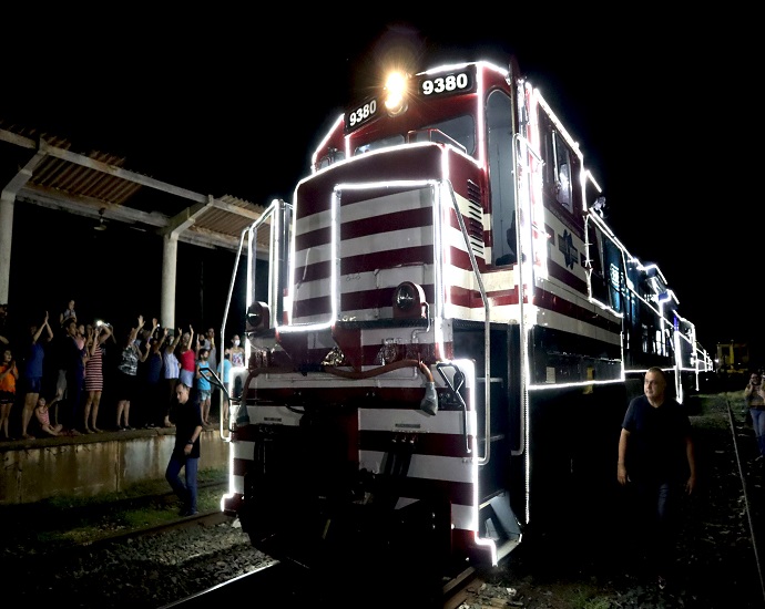 NATAL NOS TRILHOS: trem iluminado da Rumo passará por Jales nos dia 5 e 6 de dezembro